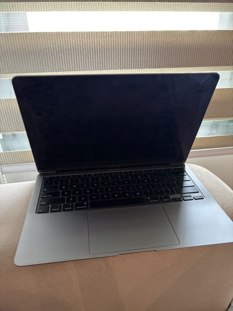 MacBook Air 13-Inch 2020 256GB Silver (Category: Laptops & Notebooks) located in Muntinlupa City. Submitted by secondhandlove12345 (Listing ID 1458049546, Image 3). Description: MacBook Air 13 inch Intel core i3 8GB Ram Touch ID Intel, not M1 Retina Display 256GB storage Negotiable Pick up by buyer.