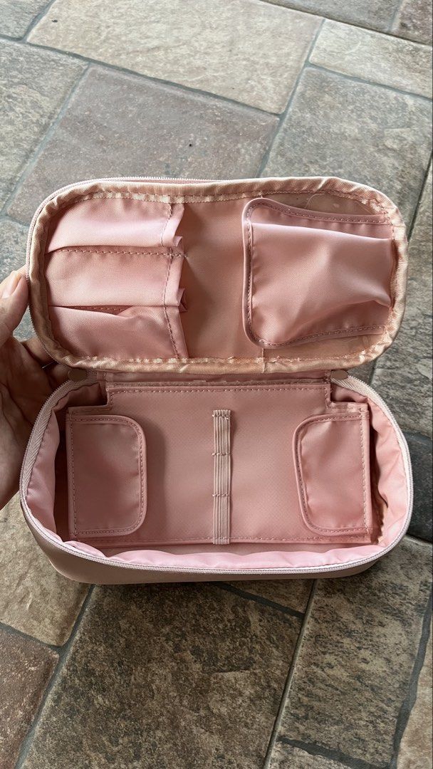 Make-up & Brushes Pouch/Organizer (Category: Purses & Pouches) located in Baguio. Submitted by pinkynj (Listing ID 1457985789, Image 1). Description: unused & natatambak only (may need some cleaning since natambak po sa storage) still new!!!.
