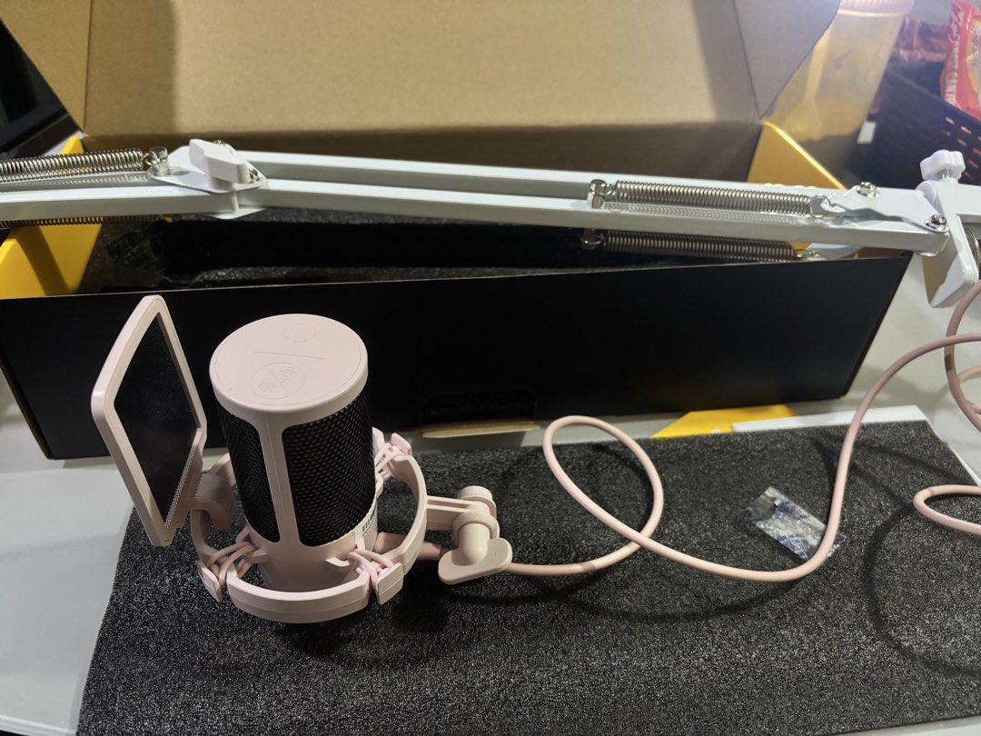 Maono Dgm20 (Category: Microphones) located in Manila. Submitted by epicphoenix.894a74 (Listing ID 1458002166, Image 3). Description: rfs:bought it for my birthday but i got an another mic.