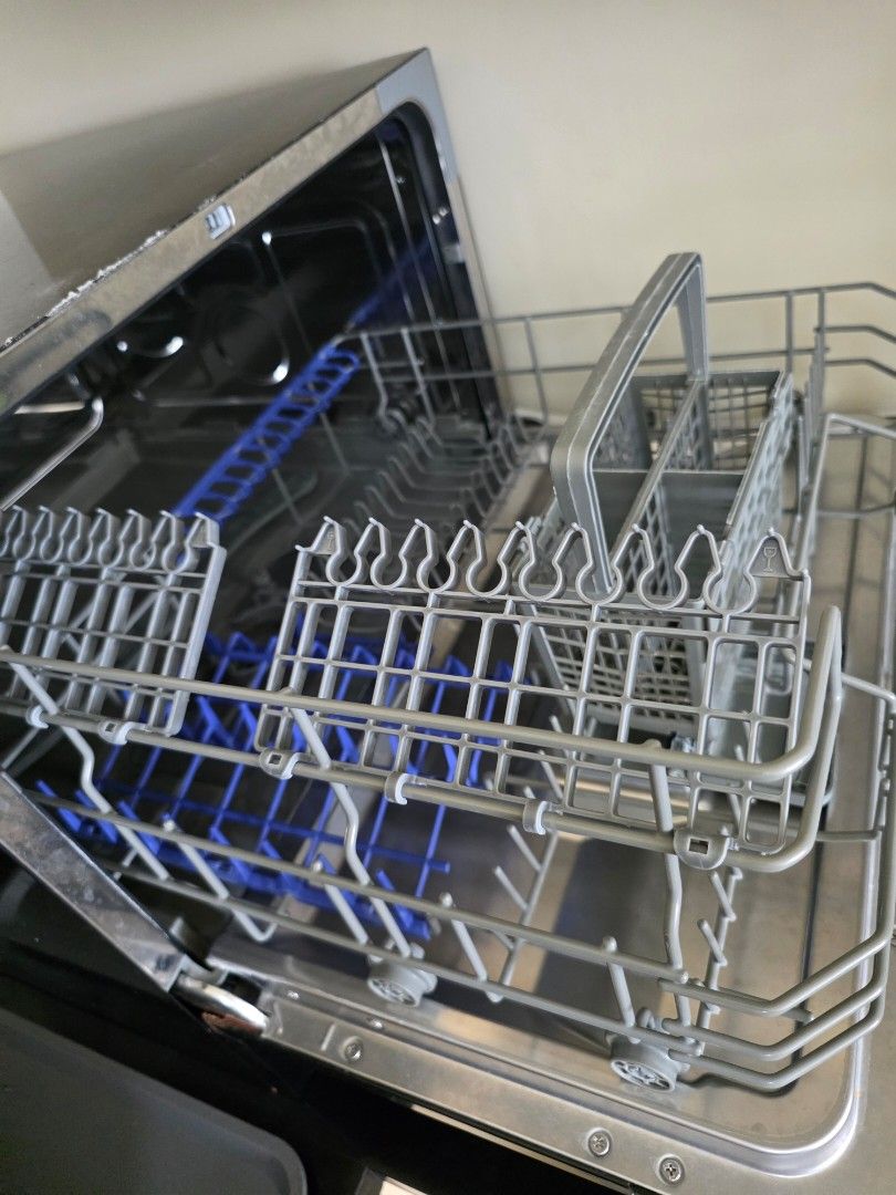 Maximus dishwasher (Category: Dishwasher) located in Taguig. Submitted by youcompleteme (Listing ID 1458005393, Image 3). Description: ❗️ RUSH SALE Until November 15, 2026 ONLY 🏷 Php 5,000.00 (Final Price) 🎁 Free 120 pcs dishwashing soap worth 1,400 - Maximus dishwasher - Good condition Seldom used Bought 2 years ago - With minor cosmetic flaws (slight rust and peeling on top front panel), but fully functional and does not affect performance. -