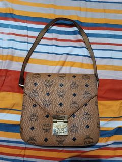 (Category: ) located in . Submitted by dyastenthrift (Listing ID 1458031105, Image 1). Description: .