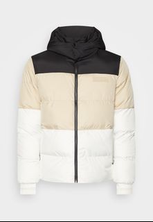 (Category: ) located in . Submitted by seeya_winter_collection (Listing ID 1457976075, Image 1). Description: .