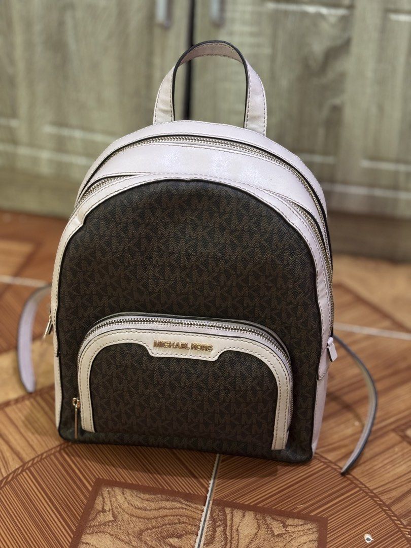 MK Backpack Original (Category: Backpacks) located in Tarlac. Submitted by salesalesale01 (Listing ID 1457905163, Image 1). Description: may konteng yupi lang and signs of use pero very good and maganda pa. original sya..