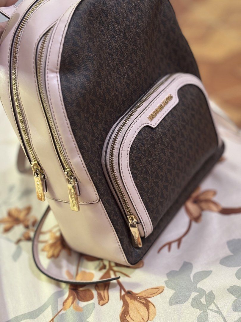 MK Backpack Original (Category: Backpacks) located in Tarlac. Submitted by salesalesale01 (Listing ID 1457905163, Image 2). Description: may konteng yupi lang and signs of use pero very good and maganda pa. original sya..