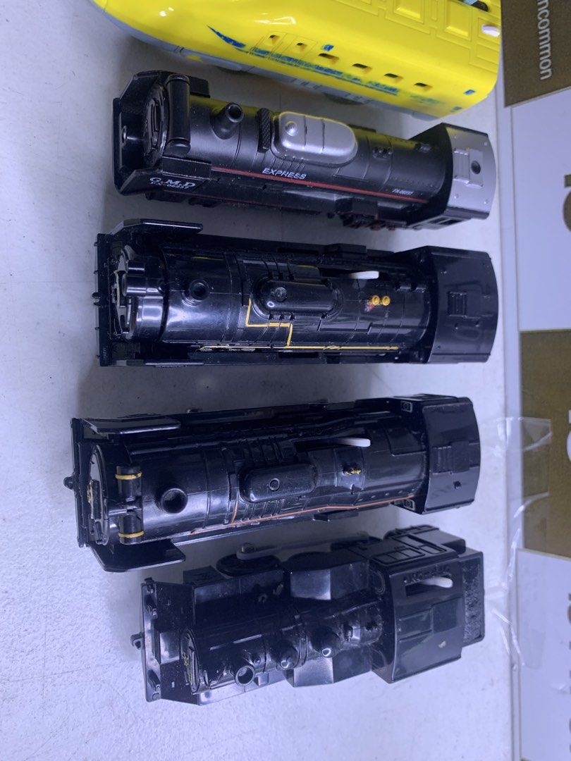 Motorized Tomy Trains - Lot (Category: Vehicle & Diecast Models) located in Carmona. Submitted by bihira (Listing ID 1458023006, Image 3). Description: Motorized Tomy Trains - Lot - WYSIWYG - As is condition / used / vintage - All motorized Trains on this bundle are Tested Working.