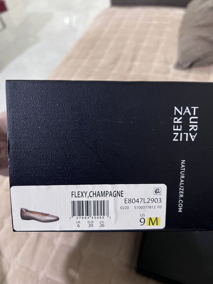 Naturalizer Maxwell Patent Flat (Category: Flats & Sandals) located in Las Pinas. Submitted by peterjackstone (Listing ID 1458004654, Image 2). Description: size 9 with box from USA.