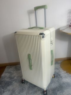 （分類：）位於 。 由 fashiontrade_luggage_company 提交（商品編號 1457990465，圖片 1）。簡介： 。