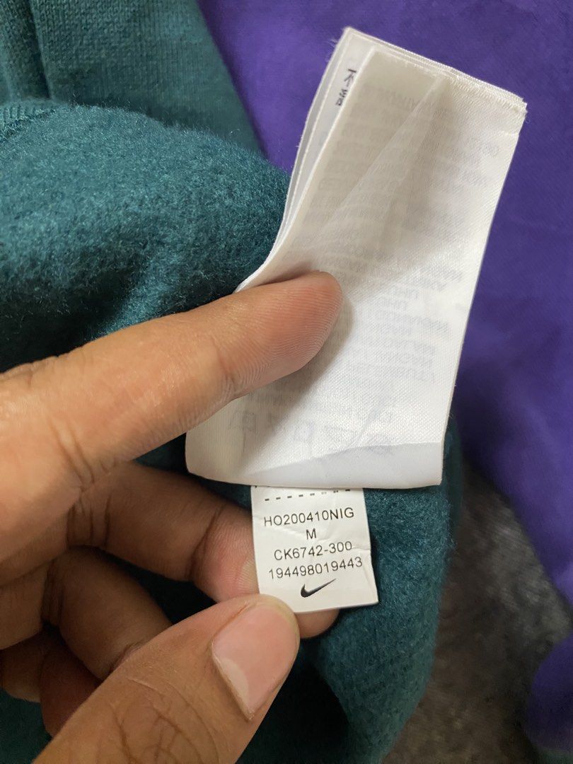 Nike (Category: Coats, Jackets and Outerwear) located in Cebu City. Submitted by cjakosalem02 (Listing ID 1458048865, Image 3). Description: .