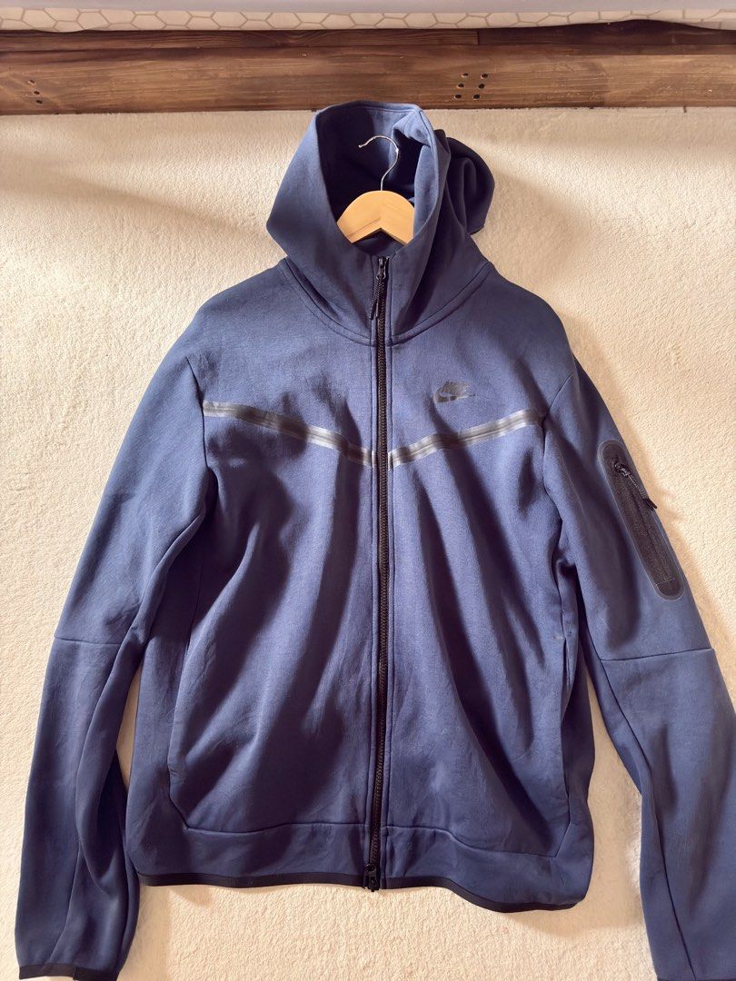 Nike / Jordan Techfleece Jacket (Category: Coats, Jackets and Outerwear) located in Cainta. Submitted by kidlat08 (Listing ID 1458090699, Image 2). Description: Nike / Jordan Techfleece Jacket/pants Prices 1500-2k 💰 PSG condition 💯 Sizes jacket - Large / XL Pants - Medium Slight nego for each and take all 🙌🏻 Pm for interested Can do meetups within rizal/pasig/eastwood qc Lalamove option vc before sending the item/s .