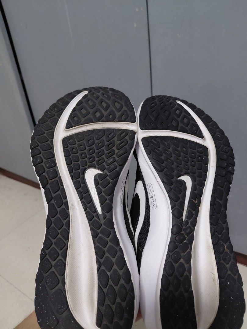 Nike Downshifter size 8.5 Black White (Category: Sneakers) located in Quezon City. Submitted by jmp13 (Listing ID 1458077514, Image 3). Description: Nike Down shifter 13 legit original size 8.5 US used but very good condition can pass as new no box just shoes loc qc pm for inquiries.