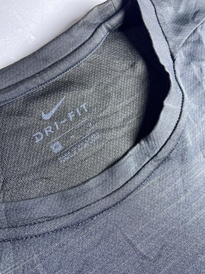 NIKE DRYFIT (Category: Tshirts & Polo Shirts ) located in Navotas City. Submitted by classicarrival.ph (Listing ID 1458037380, Image 2). Description: 🔽 DETAILS 🔽 Size: M(on tag) Best fit: M-L Length: 26 Width: 20 Flaw: None EXCELLENT CONDITION⭐️.