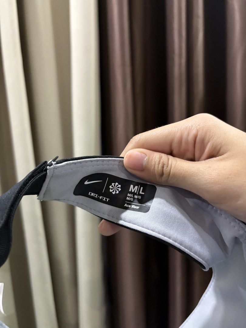 Nike Golf Ace Visor Black (Category: Caps & Hats) located in Quezon City. Submitted by danahmaniego (Listing ID 1457998384, Image 2). Description: size m/l mens no issues used once only rfs: too big on me.