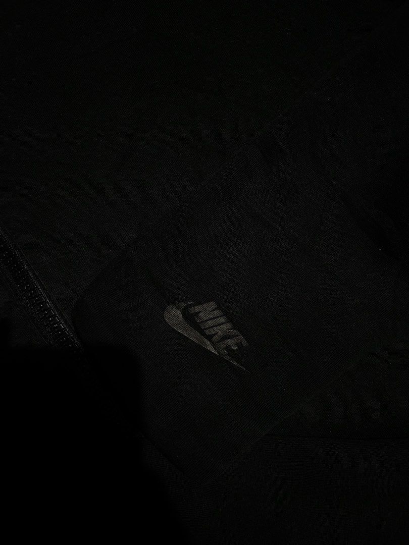Nike Techfleece Longsleeve Aspack Original (Category: Coats, Jackets and Outerwear) located in Pasay City. Submitted by Oboyyy (Listing ID 1458011916, Image 3). Description: Nike Techfleece Longsleeve Aspack Original Size large both Dimension 22 x26 gray 22 x 27 black Very Good Condition no issue 2k aspack Loc Pasay / imus cavite.