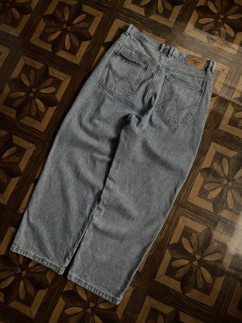 Nothomme Blue Denim Jeans (Category: Jeans) located in Solano. Submitted by saint1drop_clxn (Listing ID 1457956192, Image 1). Description: sz 34 on tag and no visible flaws.