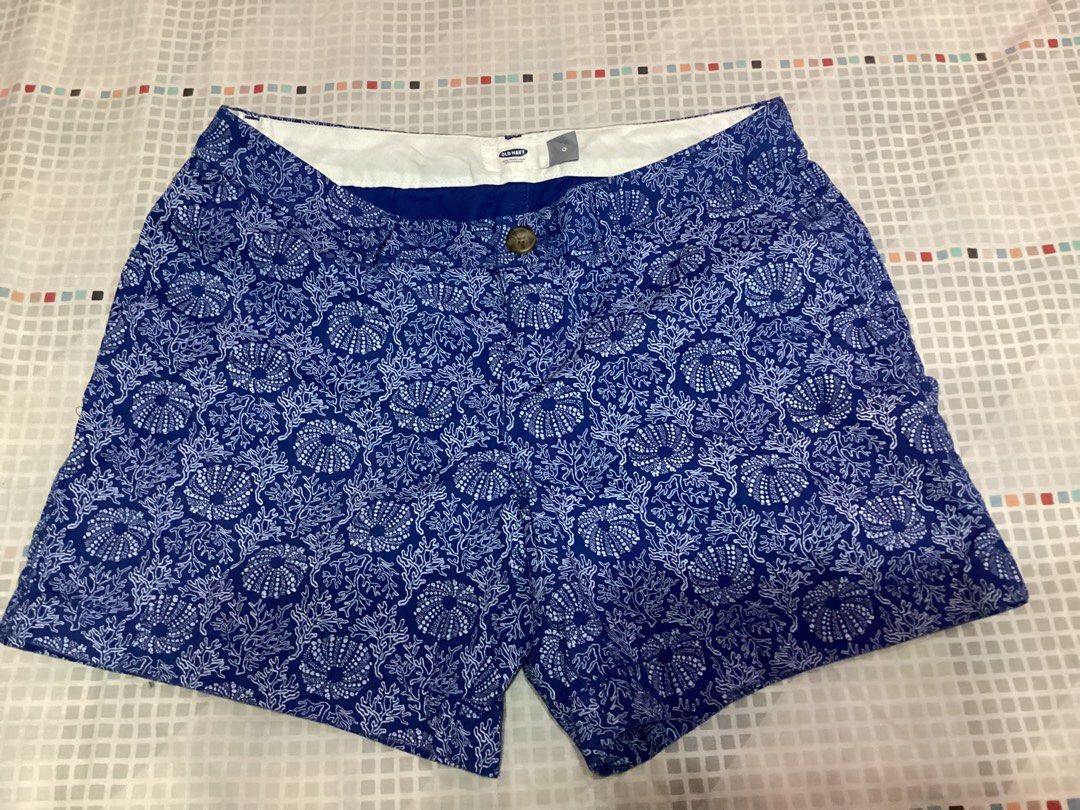 Old Navy Shorts, W (Category: Shorts) located in Davao. Submitted by ferdipt (Listing ID 1458095582, Image 1). Description: Coral Urchin Designs L: 12 in W: 30 in Made in Vietnam 100% Cotton.