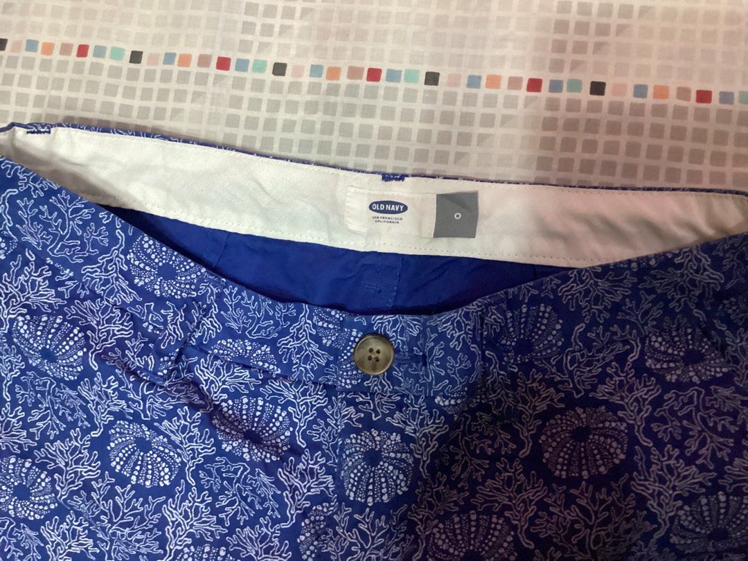Old Navy Shorts, W (Category: Shorts) located in Davao. Submitted by ferdipt (Listing ID 1458095582, Image 2). Description: Coral Urchin Designs L: 12 in W: 30 in Made in Vietnam 100% Cotton.