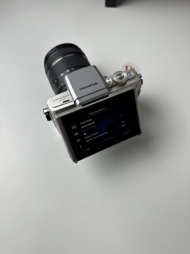 Olympus Pen E-PL7 (Category: Cameras) located in Kuala Lumpur. Submitted by digicam.kl (Listing ID 1458041221, Image 2). Description: - all function - zoom function - flash function include lumix lens same in photo and original olympus external flash includes - battery - sd card - sd card reader welcome to test & check before you buy pick up area setapak 📍 lalamove 🛵 postage 🚛.