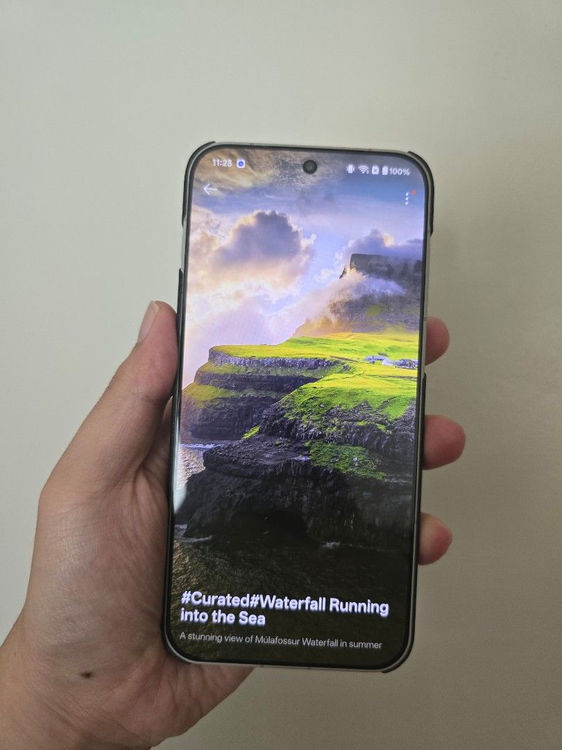 OnePlus 15 512GB + 16 GB (Category: OnePlus) located in Makati City. Submitted by coolphoenix.4eb198 (Listing ID 1457904153, Image 1). Description: Purchased last April 2026 in Digital Walker Sandstorm colorway Comes with phone case No box.