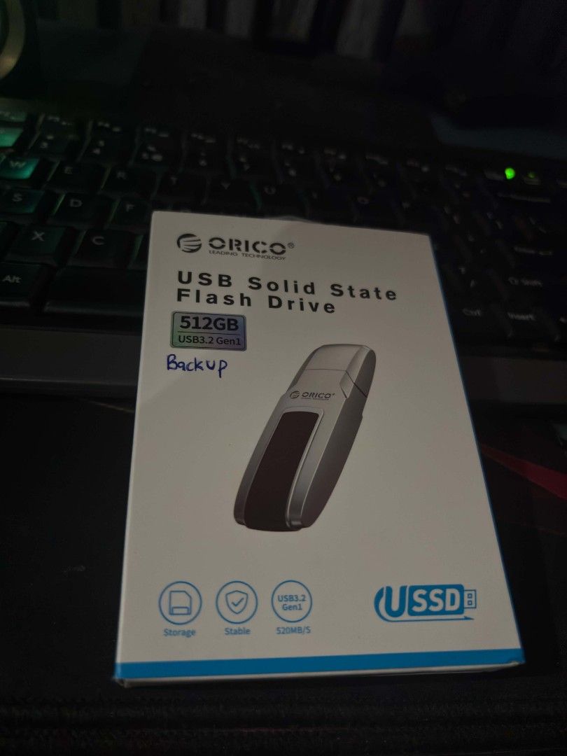 ORICO 512GB USB Solid State Flash Drive USB 3.2 Gen 1 (Category: Hard Disks & Thumbdrives) located in Cabanatuan. Submitted by lenardx7 (Listing ID 1458054953, Image 2). Description: - ORICO 512GB USB Solid State Flash Drive - USB 3.2 Gen 1 for lightning-fast transfers (up to 520MB/S) - Ideal for quick backups PS: NEVER NAGAMIT DAHIL MAY 1TB PA AKO DITO. 2K NALANG, 512 GB YAN PASS SA TATAWAD.
