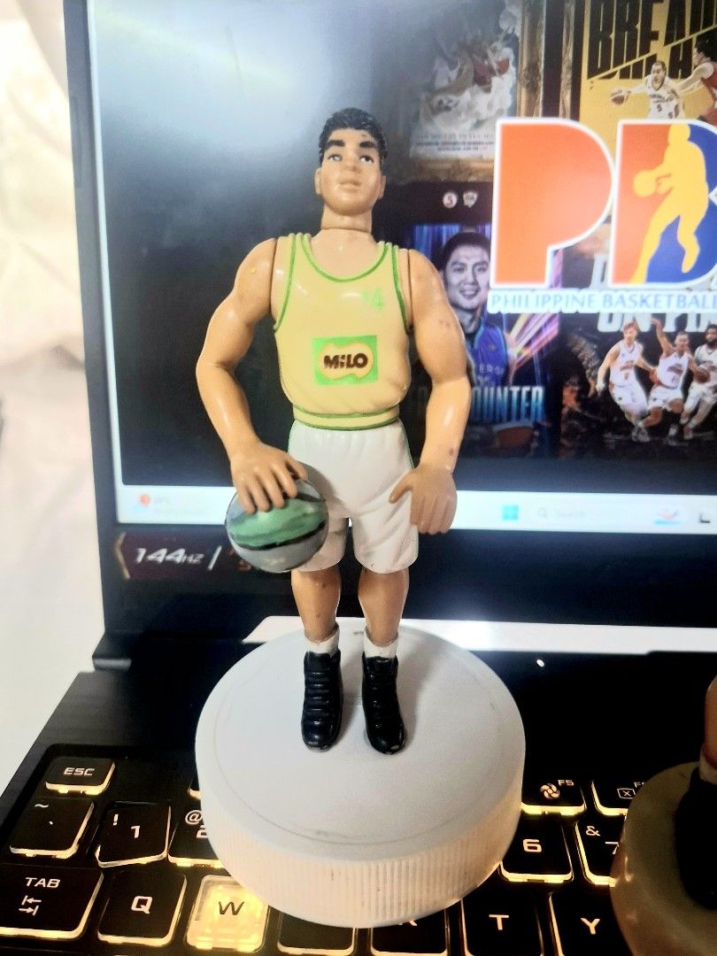 Pba milo set (Category: Vintage Collectibles) located in Antipolo. Submitted by lakay_toys (Listing ID 1458002678, Image 3). Description: For sale PBA milo sharpeners 90s Benjie paras custom base and ball- Chito loyzaga custom base and ball - Location lower antipolo.