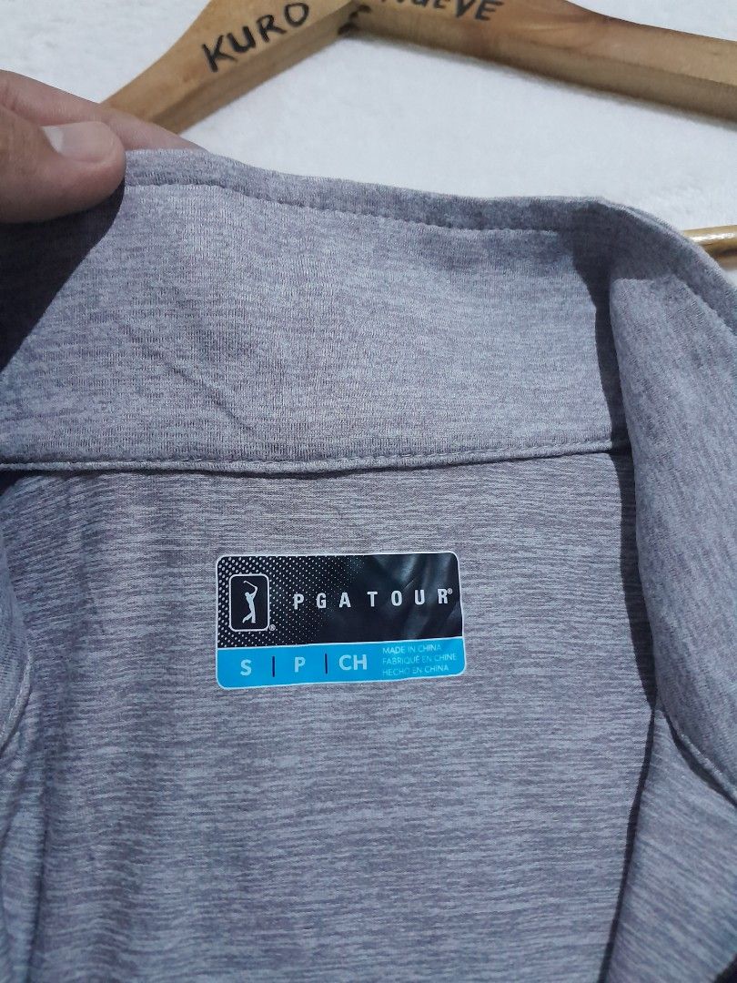 PGA TOUR ⛳️ (Category: Coats, Jackets and Outerwear) located in Lucena. Submitted by kuronueve0909 (Listing ID 1458025076, Image 3). Description: PGA tour Size: large fit's Width: 22 Length: 28.5 Color: gray Price: ₱1,150 No issue ✅ Ready to wear ✅ Dm 📩 .
