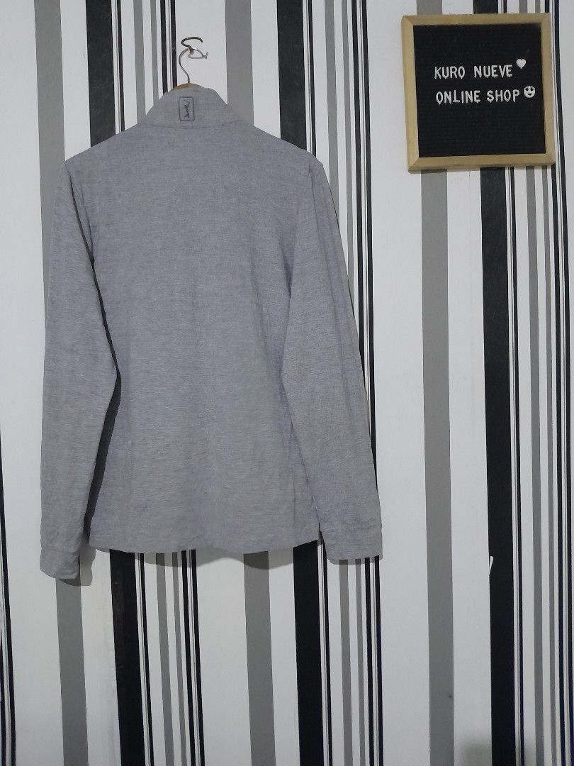 PGA TOUR ⛳️ (Category: Coats, Jackets and Outerwear) located in Lucena. Submitted by kuronueve0909 (Listing ID 1458025076, Image 2). Description: PGA tour Size: large fit's Width: 22 Length: 28.5 Color: gray Price: ₱1,150 No issue ✅ Ready to wear ✅ Dm 📩 .