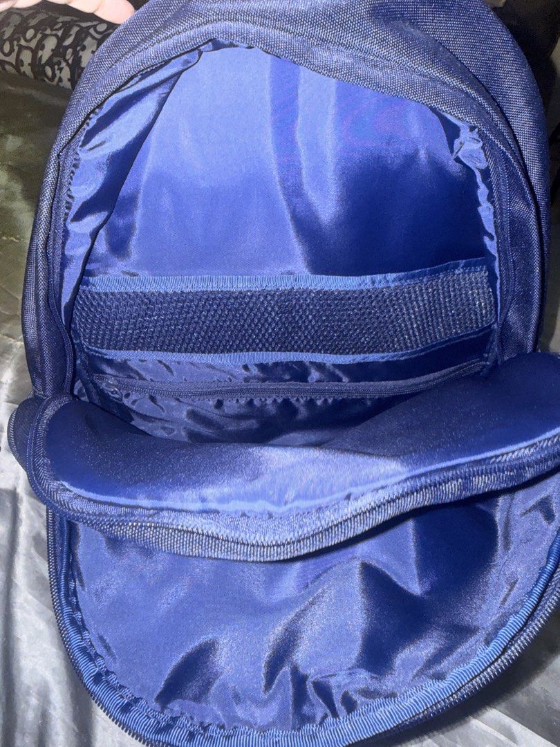 Pink Backpack by Victoria Secret (Category: Backpacks) located in Quezon City. Submitted by warmforest.c0c3ee (Listing ID 1458087138, Image 3). Description: RFS: Declutterring May share video if requested SM Sta. Mesa meet up or for pick up but buyer to book and shoulder fee.