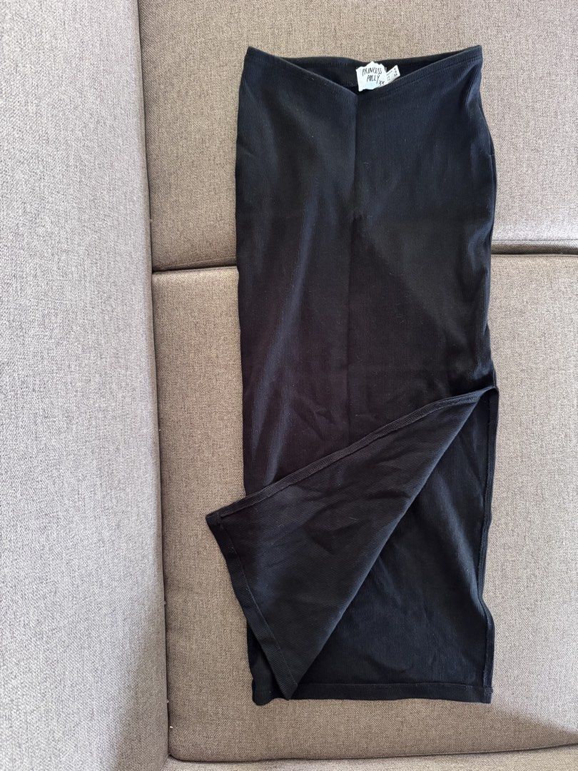 Princess Polly Side Slit Midi Skirt (Category: Luxury Apparel) located in Carmen. Submitted by t1torref (Listing ID 1457971127, Image 2). Description: .