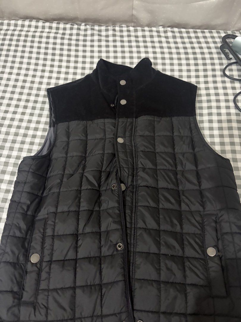 Puffy Winter Vest (Category: Coats, Jackets and Outerwear) located in Quezon City. Submitted by clareb (Listing ID 1458056791, Image 1). Description: - Stylish brown tote bag - Durable canvas material - Spacious interior - Classic and versatile design.