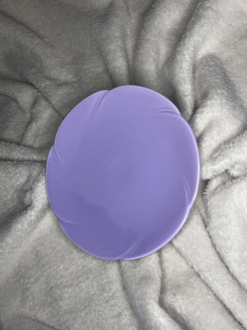 Purple Small Plate with Flower Edges (Category: Other Kitchenware & Tableware) located in Tanauan. Submitted by leighshin (Listing ID 1458074848, Image 1). Description: Flower edge Made in Japan .