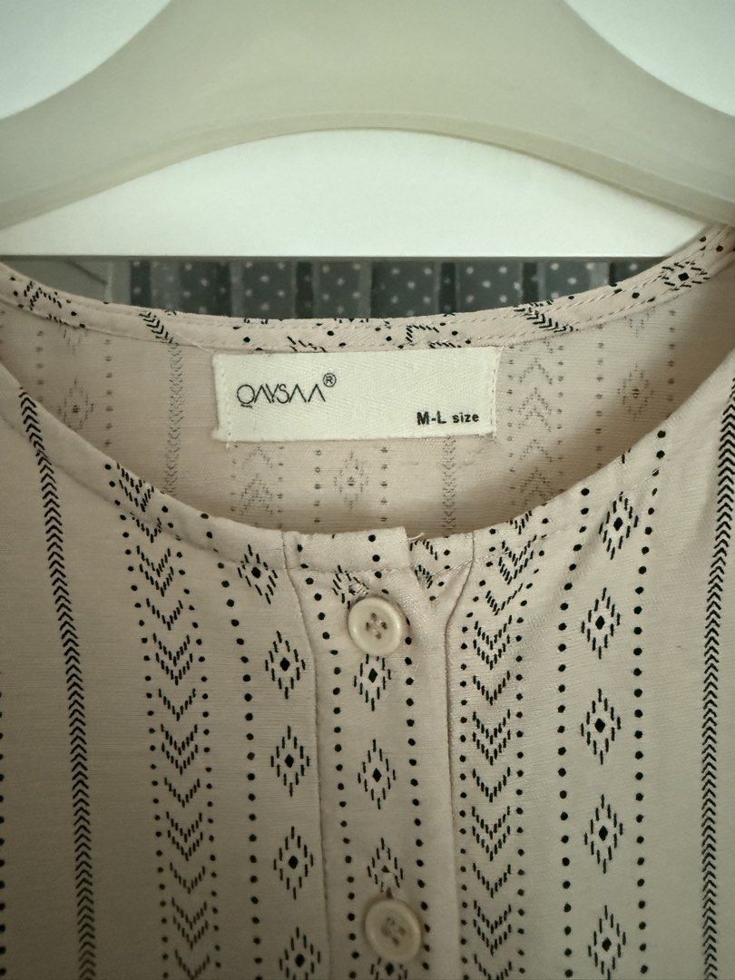 Qaysaa tunic (Category: Tops) located in Seremban. Submitted by ejcloset19 (Listing ID 1457950607, Image 3). Description: Bahu 17 1/2” Lilit Dd 46” Labuh 51” Hidden poket kiri kanan .