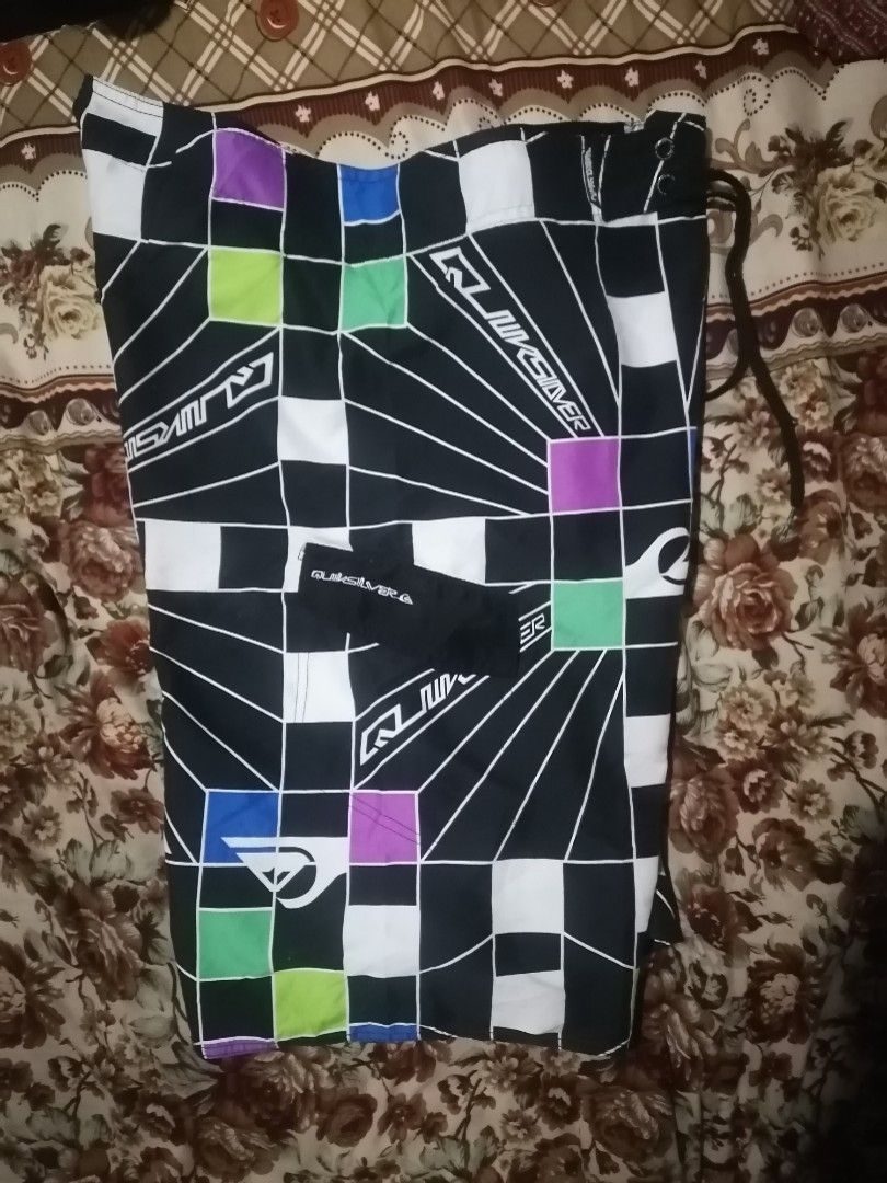 Quiksilver (Category: Shorts) located in San Carlos City. Submitted by apyogone (Listing ID 1458012979, Image 3). Description: Quiksilver Excellent condition Size 38 No issue Color rate 9.9.