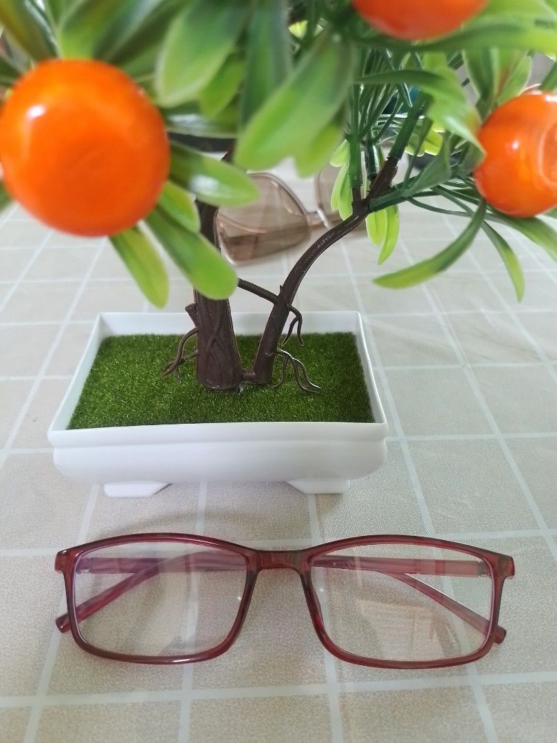 Red square Anti blue light eyeglasses (Category: Sunglasses & Eyewear) located in Batangas. Submitted by zenrez_shop (Listing ID 1457944851, Image 1). Description: Anti blue light eyeglasses Super lightweight (magaan) Frame: color red.