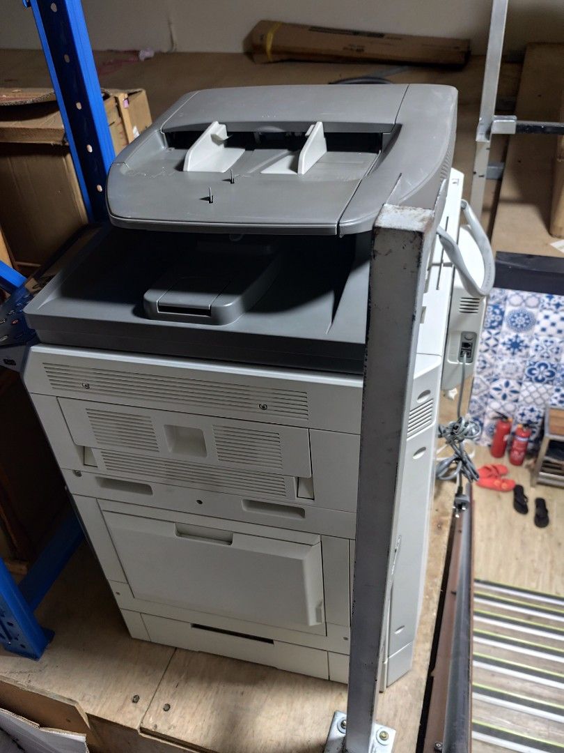 Sharp printer machine (Category: Printers, Scanners & Copiers) located in Singapore. Submitted by fullybeauty (Listing ID 1457913329, Image 3). Description: 两台夏普（SHARP）大型黑白数码复合机（复印机/打印机），商用办公机型，支持打印、复印、扫描，带输稿器、多纸盒，A3/A4都可以用。 机器仓库存放，有灰尘，为二手旧设备，未做整机检修，适合懂维修、可以简单维护的买家，不适合完全零基础用户。 ⚠️提示：机器很重，需要自提，不包送货；现状出售，低价清仓，售出不包售后，建议现场看机测试。 Two units of SHARP commercial black‑and‑white multifunctional copier / printer. Support print, copy and scan. Equipped with a