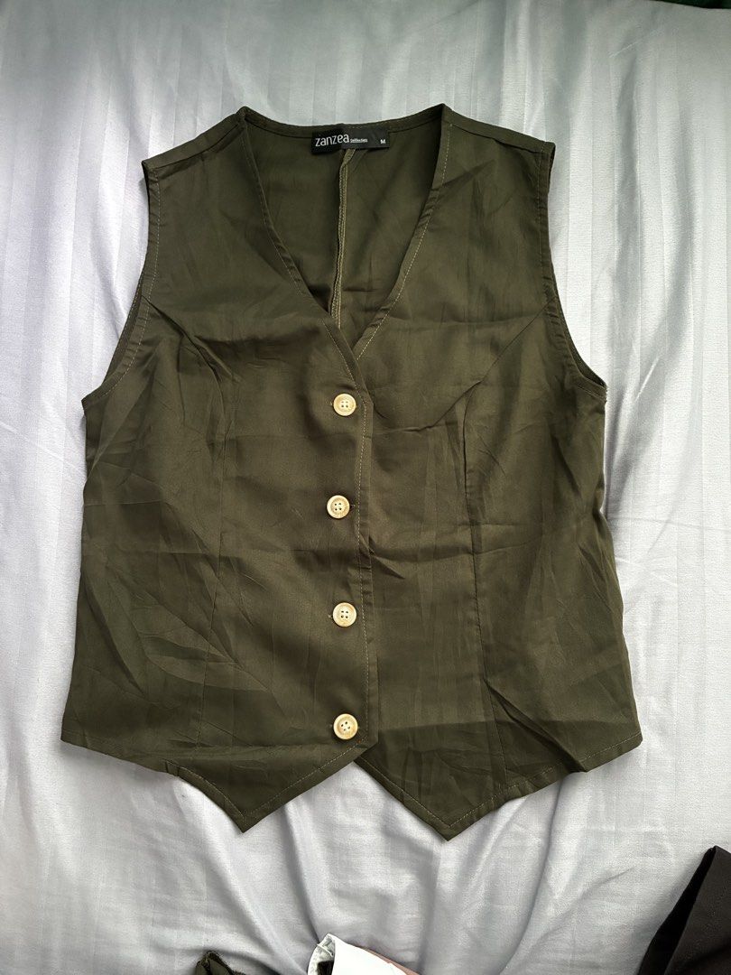Shein Coordinates (Category: Sets or Coordinates) located in Malabon City. Submitted by jenny11529 (Listing ID 1457929028, Image 1). Description: - zanzea brand - size M - Color Army Green - once nasuot .