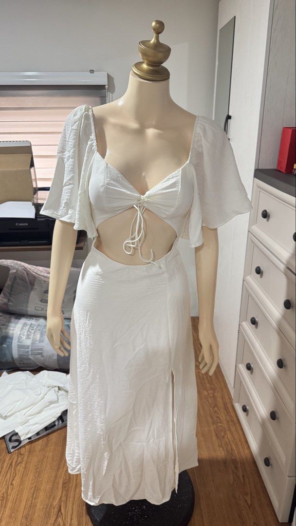 Shein peekabo front tie dress (helping tags: uniqlo zara gu mango bershka h&m pull and bear cotton on terranova topshop forever21 shein love bonito) (Category: Dresses) located in Calamba. Submitted by thestellarshopper (Listing ID 1458073748, Image 2). Description: (helping tags: uniqlo zara gu mango bershka h&m pull and bear cotton on terranova topshop forever21 shein love bonito).