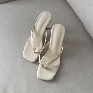 (Category: ) located in . Submitted by thewardrobe (Listing ID 1457978390, Image 1). Description: .