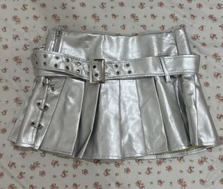 (Category: ) located in . Submitted by monduffcloset (Listing ID 1457943234, Image 1). Description: .