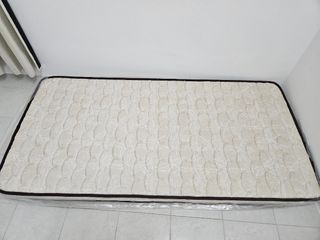 (Category: ) located in . Submitted by kimdoyeong (Listing ID 1457955441, Image 1). Description: .