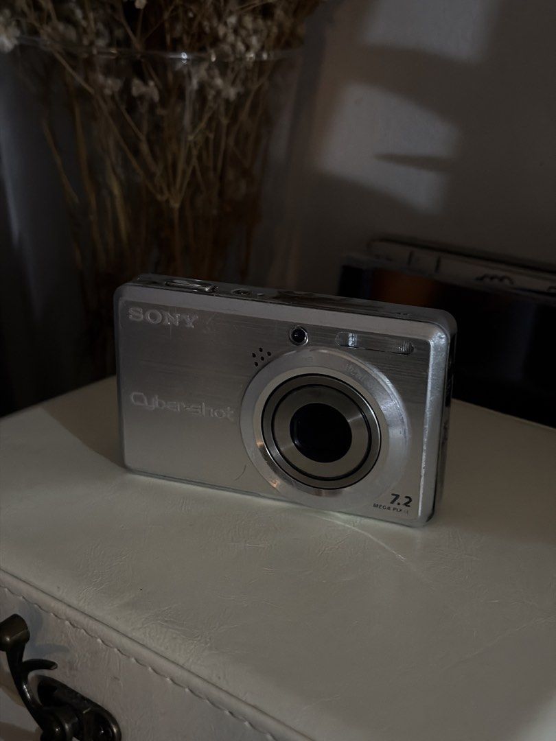 Sony Cyber-shot DSC-S750 7.2 MP Digital Camera (Category: Cameras) located in Makati City. Submitted by sophiamaaay (Listing ID 1458040403, Image 1). Description: - Silver Sony Cyber-shot DSC-S750 Digital Camera - 7.2 Megapixel resolution - Screen is working perfectly - Ideal for casual, everyday photography - Includes camera (battery is new also) + charger .