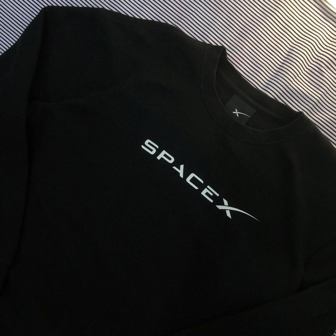 Space X Sweater (Category: Coats, Jackets and Outerwear) located in Angeles City. Submitted by gray_thrift8 (Listing ID 1457982905, Image 2). Description: Dimensions: 25 width 28.5 length Issue: Super minimal bacon neckline and minimal hairlines print Need wash Pm!.