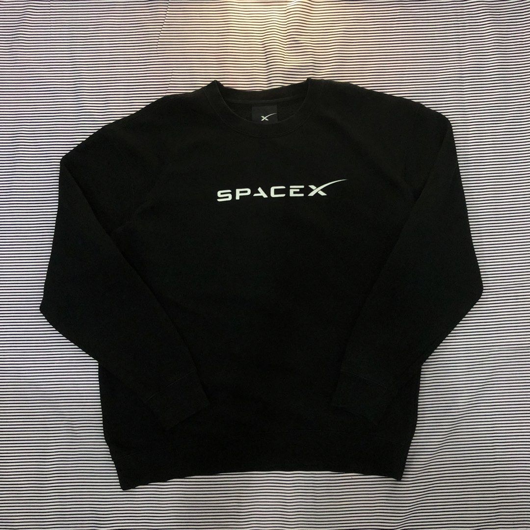 Space X Sweater (Category: Coats, Jackets and Outerwear) located in Angeles City. Submitted by gray_thrift8 (Listing ID 1457982905, Image 1). Description: Dimensions: 25 width 28.5 length Issue: Super minimal bacon neckline and minimal hairlines print Need wash Pm!.