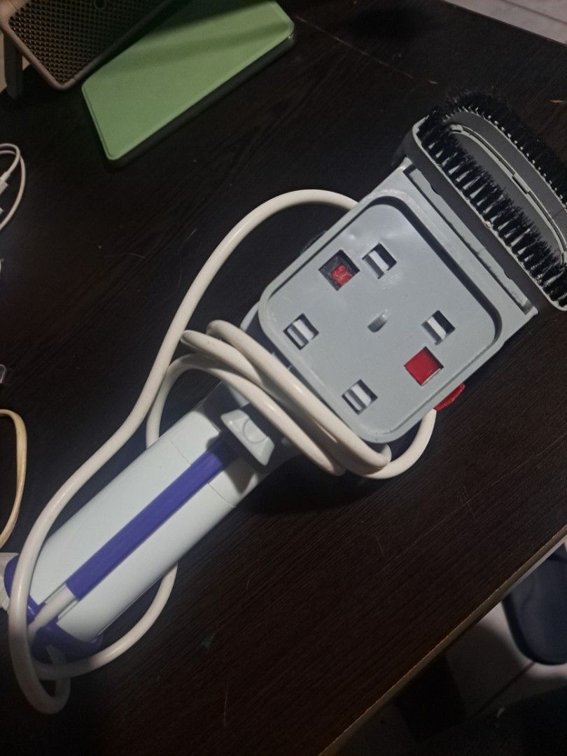 steam brush portable (Category: Irons & Steamers) located in Quezon City. Submitted by ximu012 (Listing ID 1457994939, Image 3). Description: .