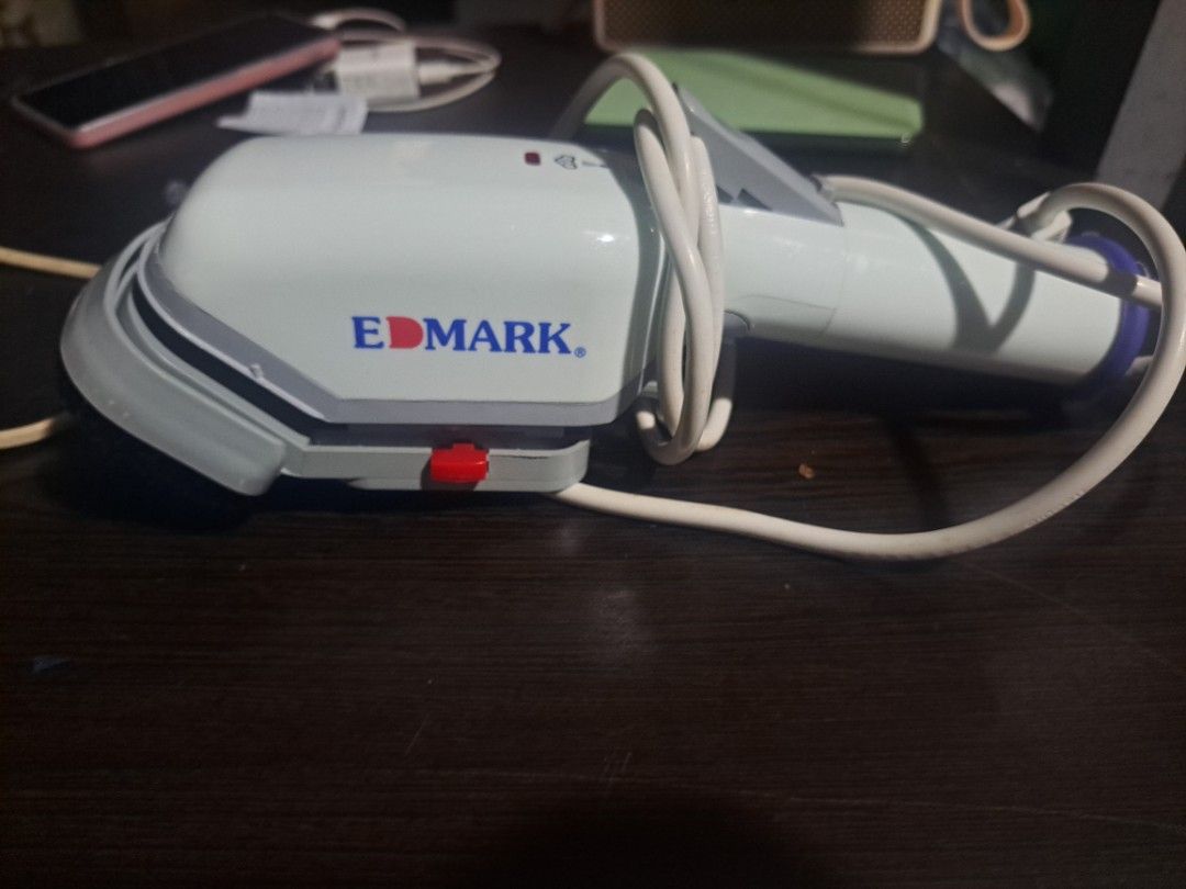 steam brush portable (Category: Irons & Steamers) located in Quezon City. Submitted by ximu012 (Listing ID 1457994939, Image 1). Description: .