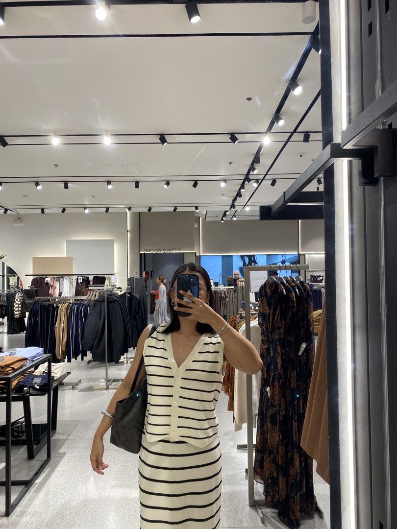 StripeTop and Long skirt (Category: Sets or Coordinates) located in Dagupan City. Submitted by maryennie (Listing ID 1458084158, Image 3). Description: - Good condition - Thick fabric - Sold as set.