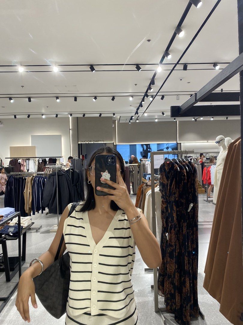 StripeTop and Long skirt (Category: Sets or Coordinates) located in Dagupan City. Submitted by maryennie (Listing ID 1458084158, Image 2). Description: - Good condition - Thick fabric - Sold as set.