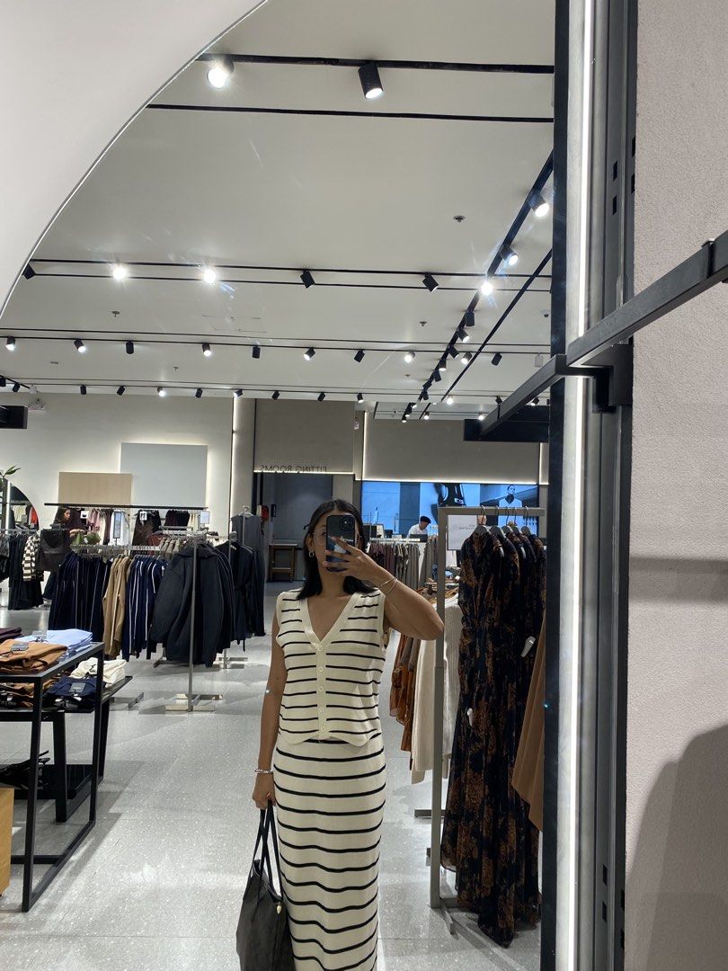 StripeTop and Long skirt (Category: Sets or Coordinates) located in Dagupan City. Submitted by maryennie (Listing ID 1458084158, Image 1). Description: - Good condition - Thick fabric - Sold as set.