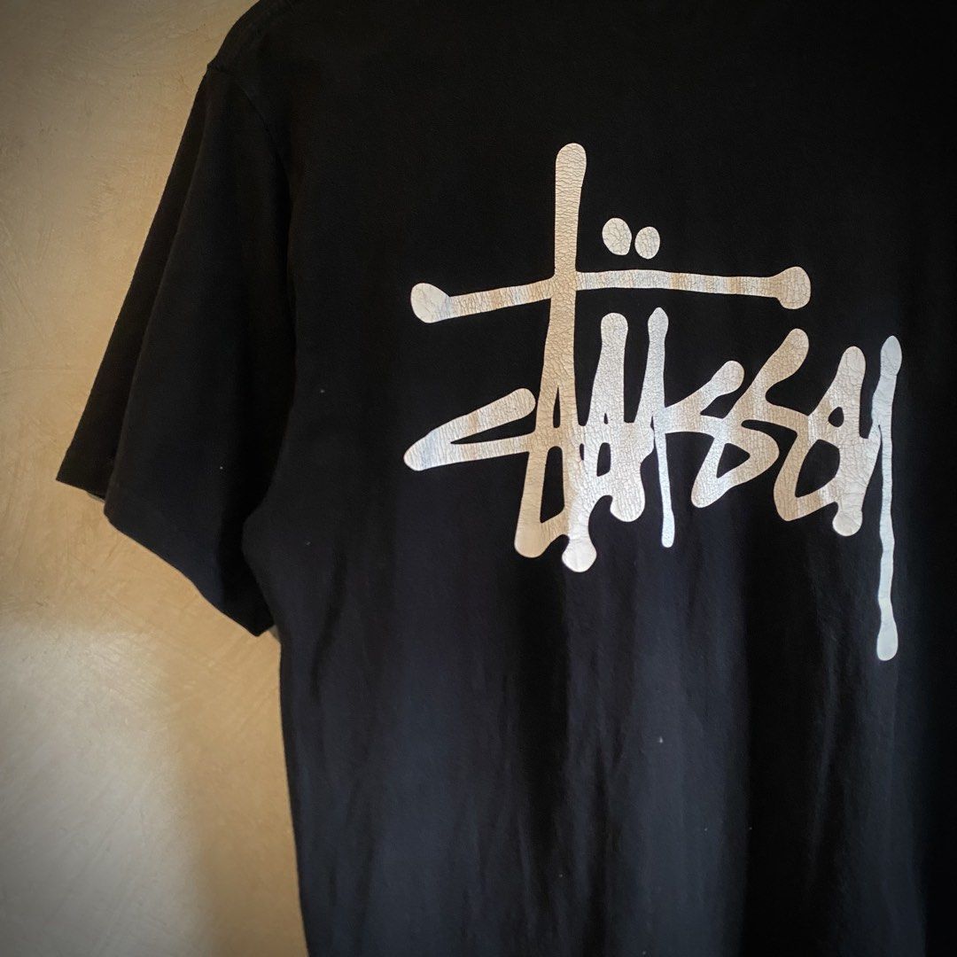 Stussy Basic Script (Category: Tshirts & Polo Shirts ) located in Los Banos. Submitted by rick_06 (Listing ID 1457991213, Image 2). Description: Fits: M Width: 21 Length: 28 Flaw: None Unit: Inches.