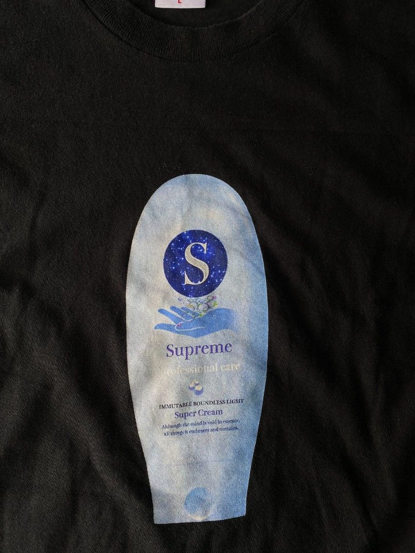Supreme Super Cream Tee Black Size L (Category: Tshirts & Polo Shirts ) located in Manila. Submitted by raymondrob54698 (Listing ID 1457961776, Image 3). Description: - Authentic Black Supreme T-Shirt - Features the iconic Super Cream graphic on the front - Made from 100% pre-shrunk cotton for a comfortable fit - Size: Large - Ideal for any Supreme enthusiast 22x30.