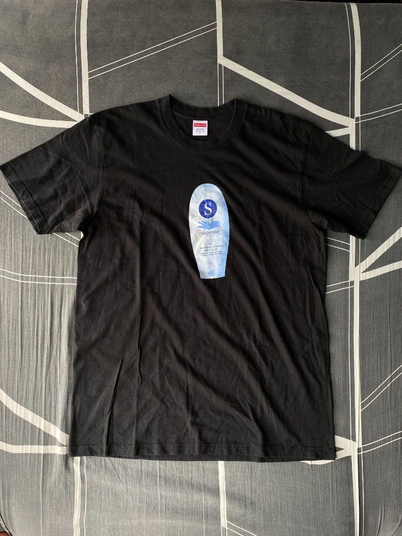 Supreme Super Cream Tee Black Size L (Category: Tshirts & Polo Shirts ) located in Manila. Submitted by raymondrob54698 (Listing ID 1457961776, Image 1). Description: - Authentic Black Supreme T-Shirt - Features the iconic Super Cream graphic on the front - Made from 100% pre-shrunk cotton for a comfortable fit - Size: Large - Ideal for any Supreme enthusiast 22x30.